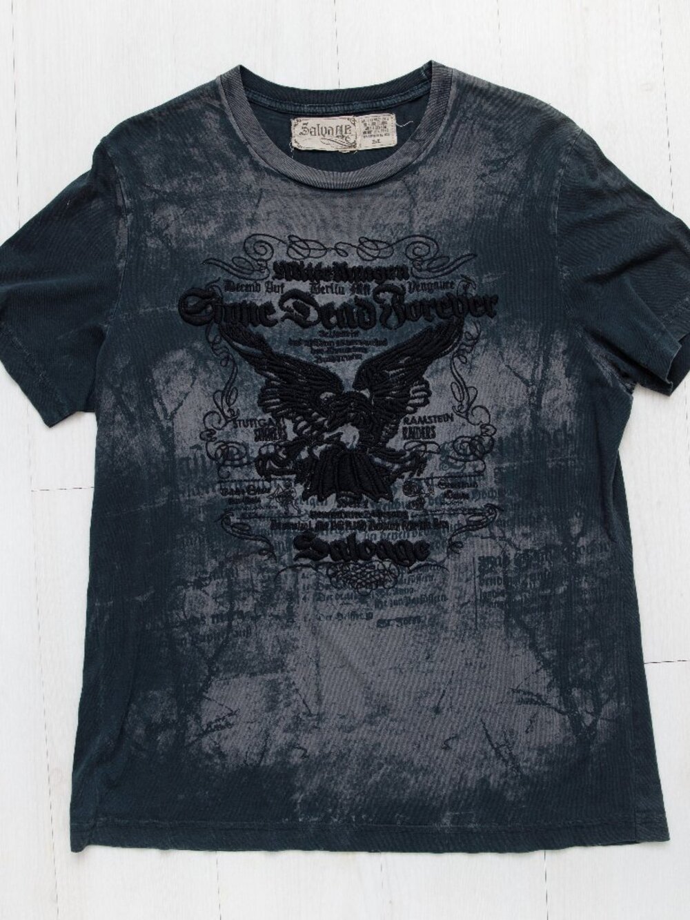 Salvage Men's Gray Graphic Tee Medium